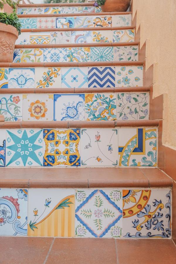 לינה וארוחת בוקר סן ניקולה ארצ'לה La Casa Nel Borgo מראה חיצוני תמונה
