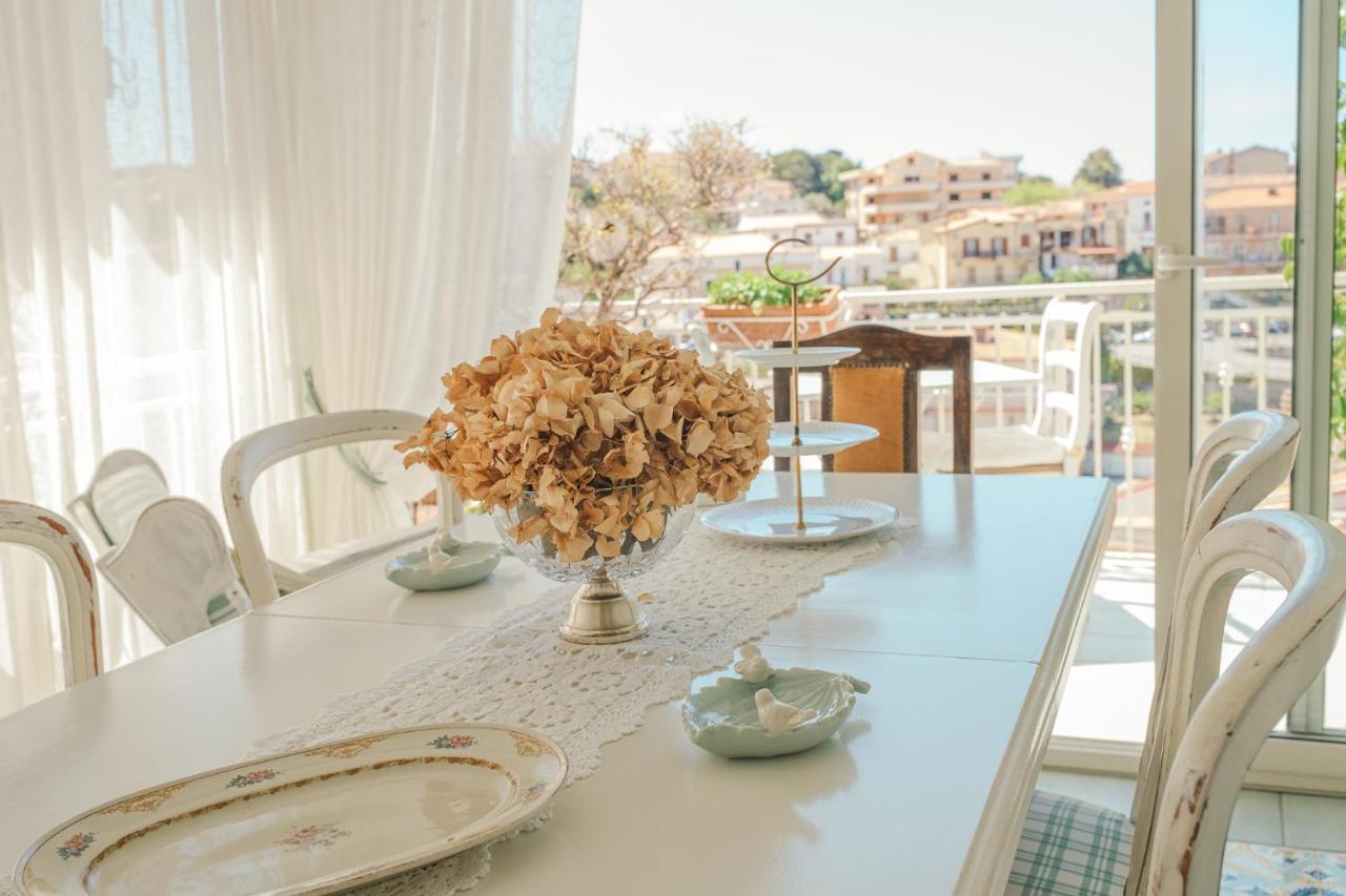 לינה וארוחת בוקר סן ניקולה ארצ'לה La Casa Nel Borgo מראה חיצוני תמונה