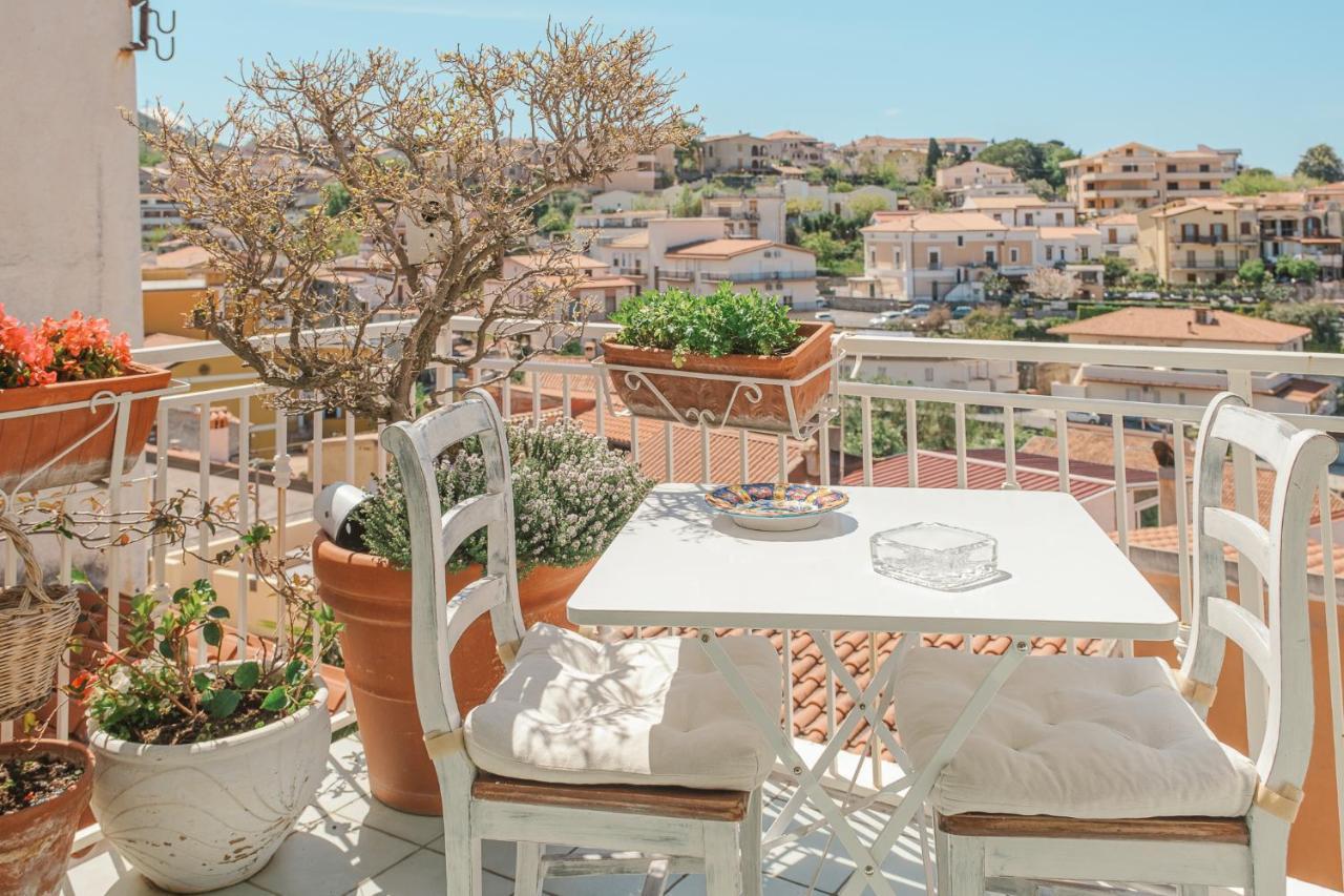 לינה וארוחת בוקר סן ניקולה ארצ'לה La Casa Nel Borgo מראה חיצוני תמונה